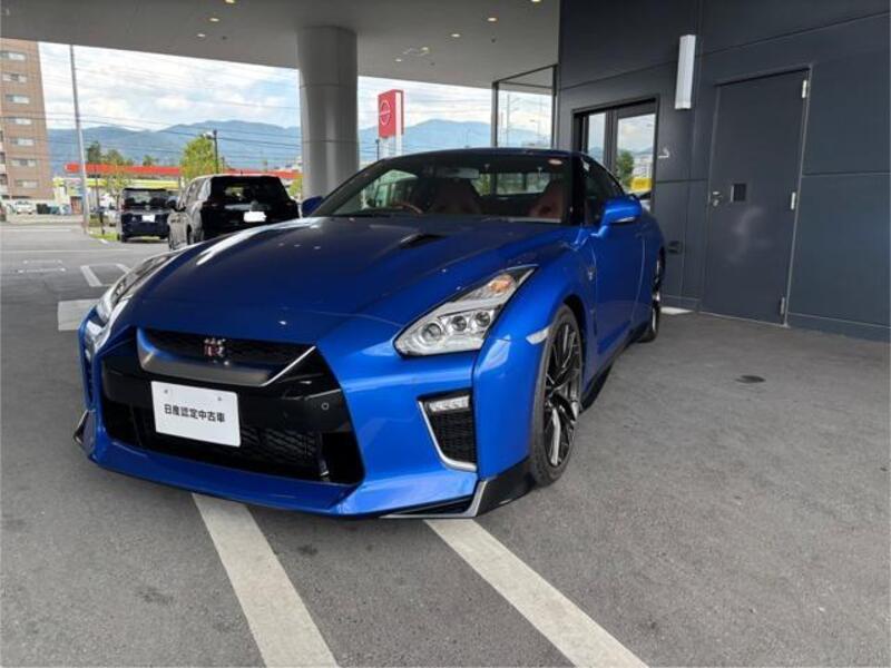 NISSAN GT-R