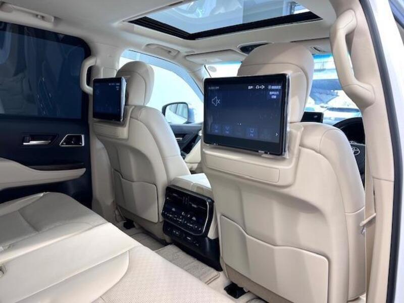 LAND CRUISER
