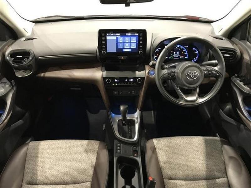 YARIS CROSS