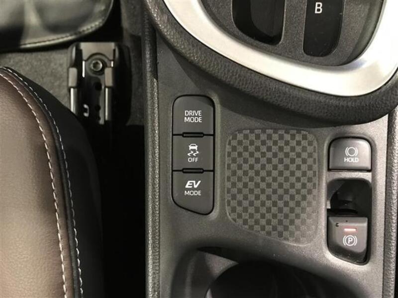 YARIS CROSS