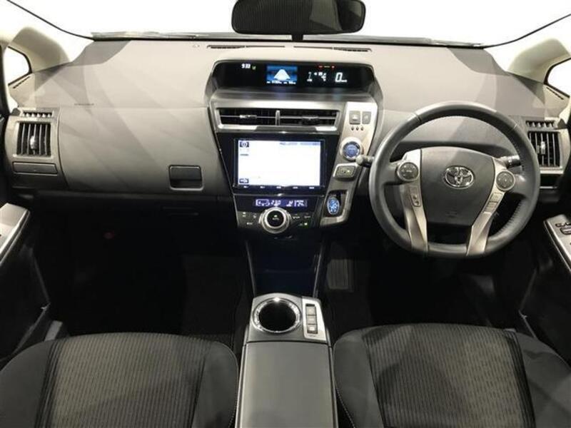 PRIUS ALPHA