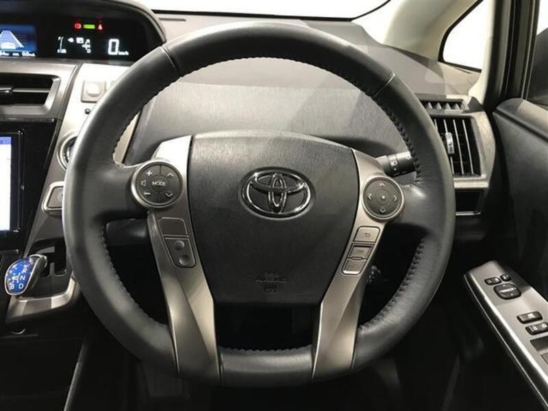 PRIUS ALPHA