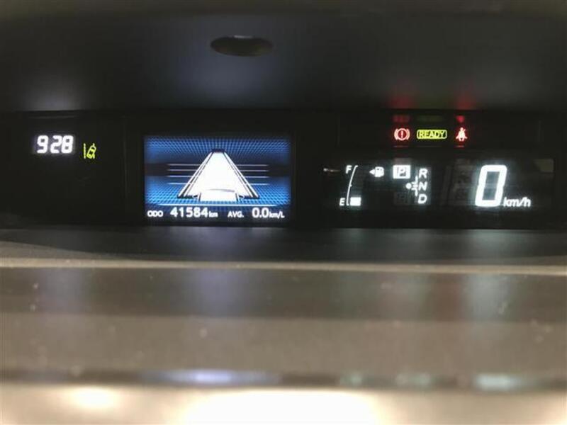 PRIUS ALPHA