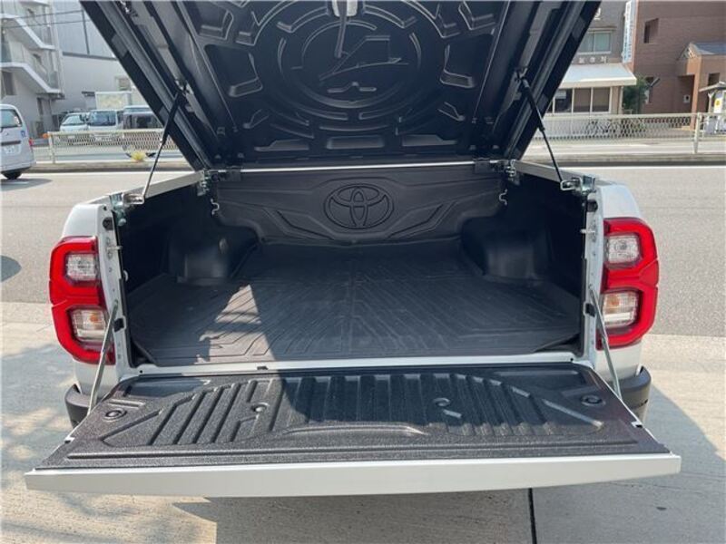 HILUX