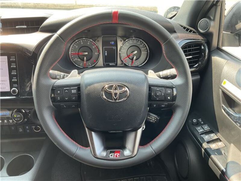 HILUX
