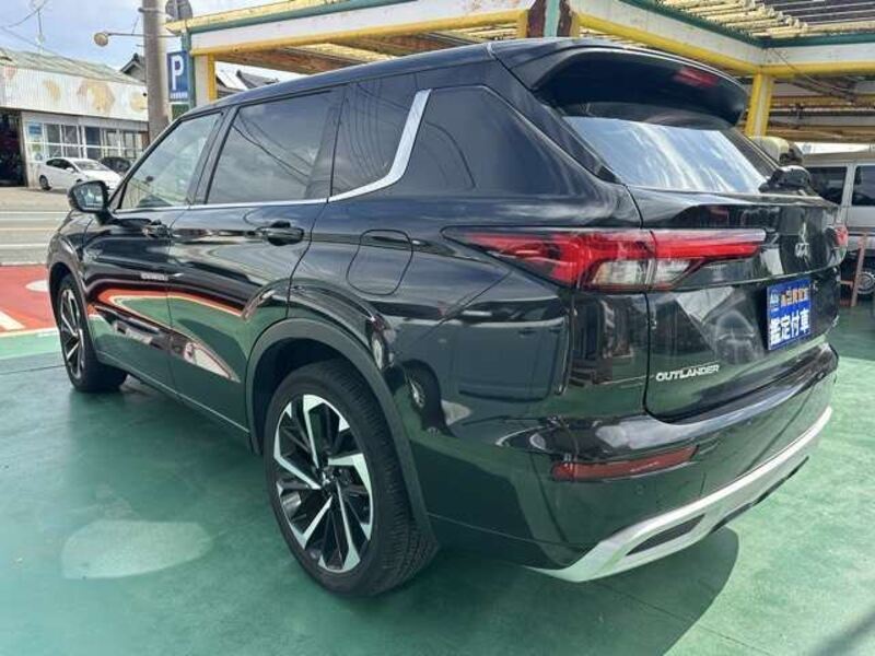 OUTLANDER