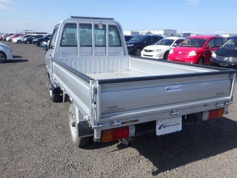 TOWNACE TRUCK