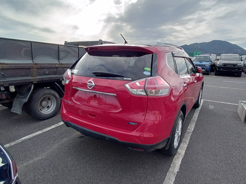 X-TRAIL