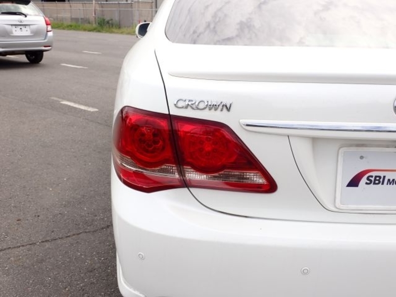 CROWN
