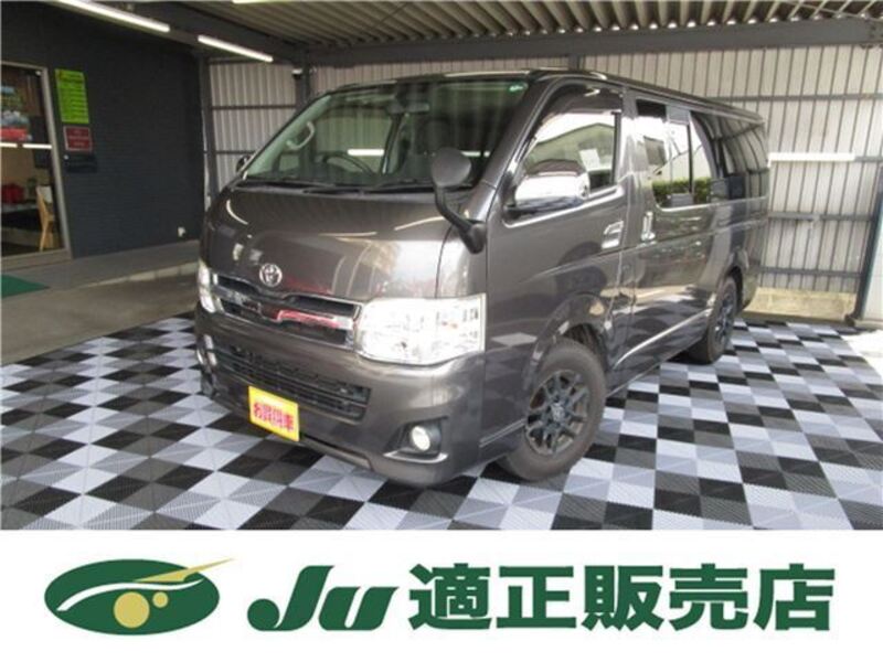 TOYOTA HIACE