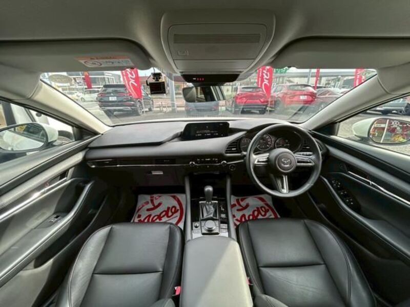 MAZDA3