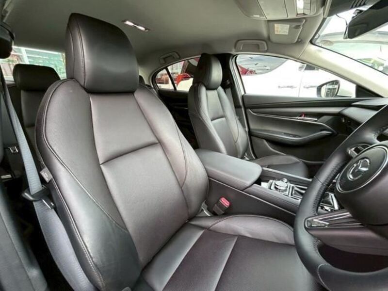 MAZDA3