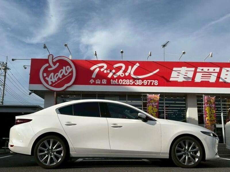 MAZDA3