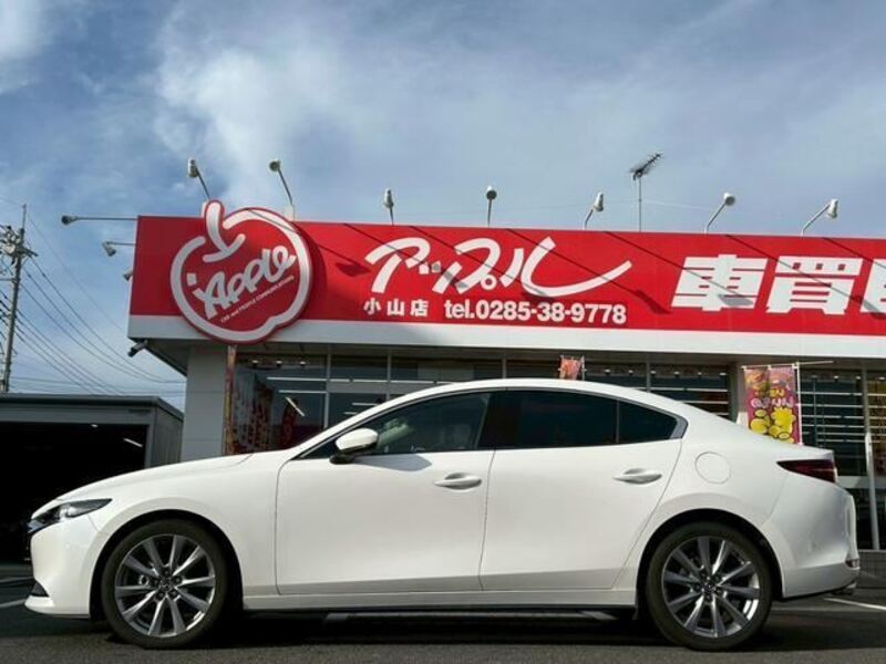 MAZDA3