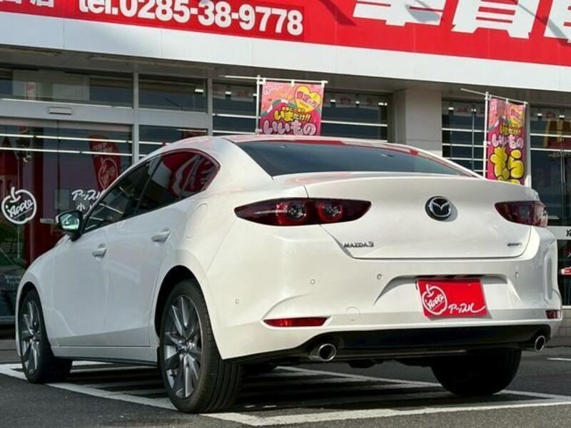 MAZDA3