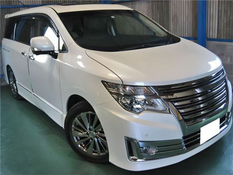 NISSAN ELGRAND
