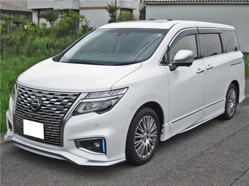 NISSAN ELGRAND