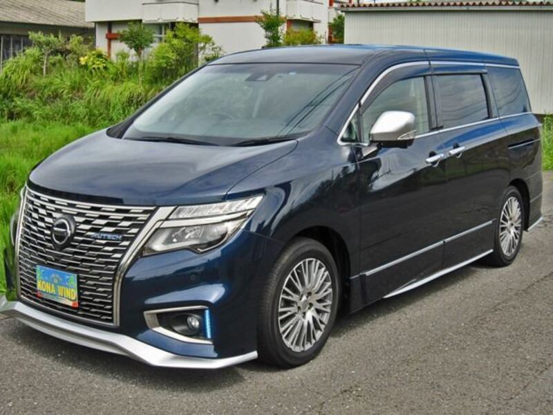 NISSAN ELGRAND