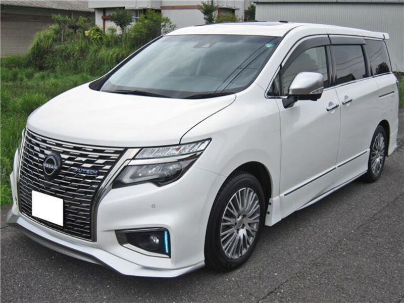 NISSAN ELGRAND