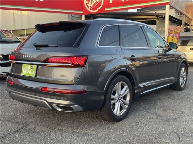 Q7