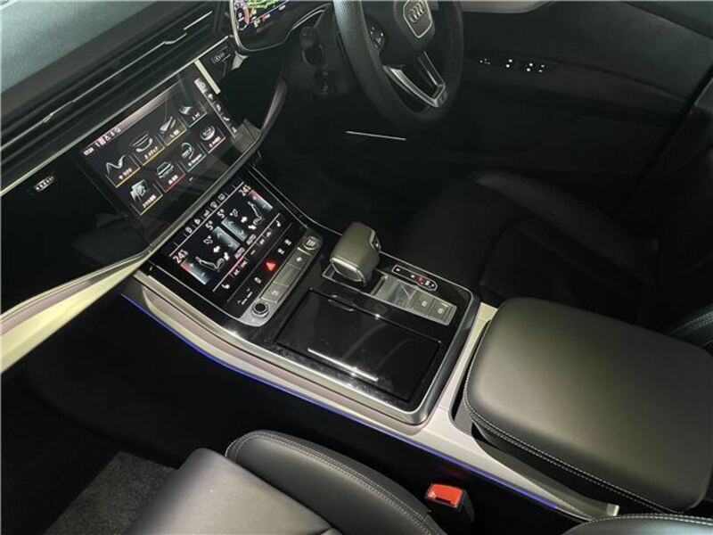 Q7