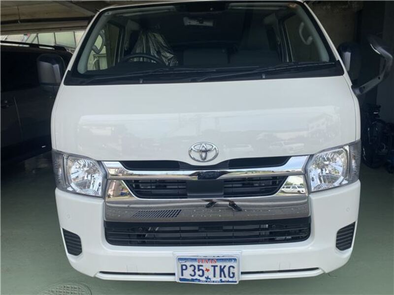 TOYOTA HIACE VAN