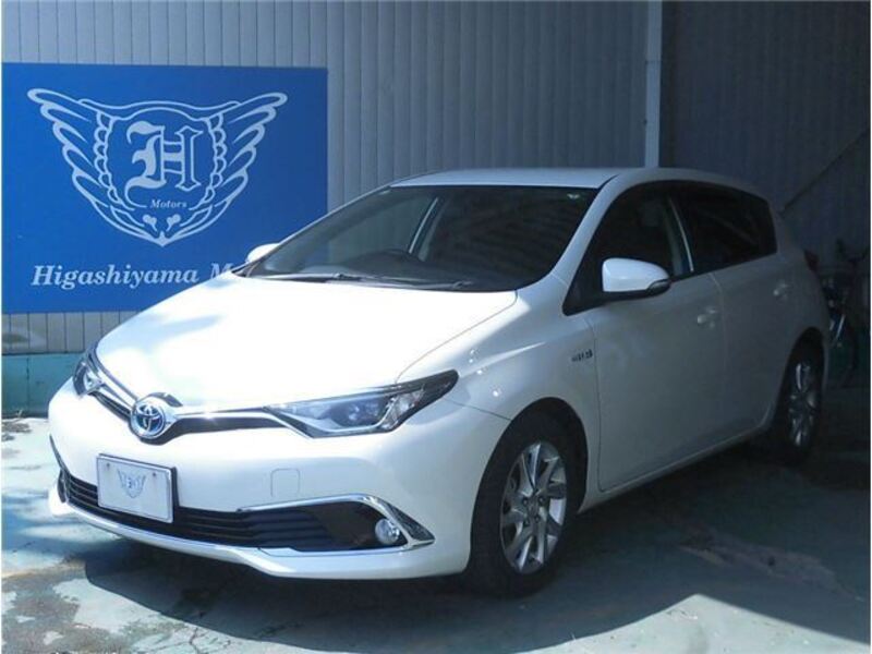 TOYOTA AURIS