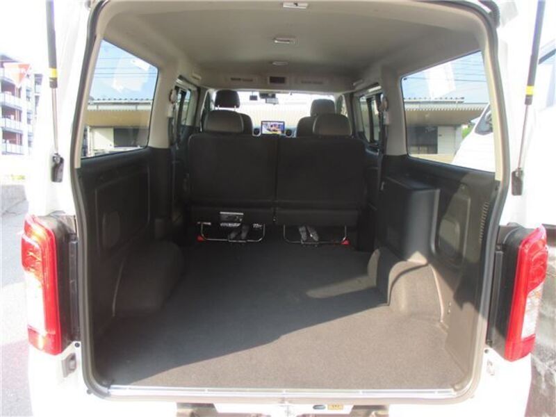 CARAVAN VAN