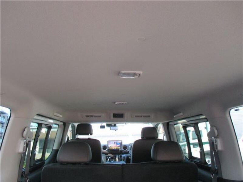 CARAVAN VAN
