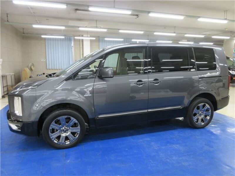 DELICA D5