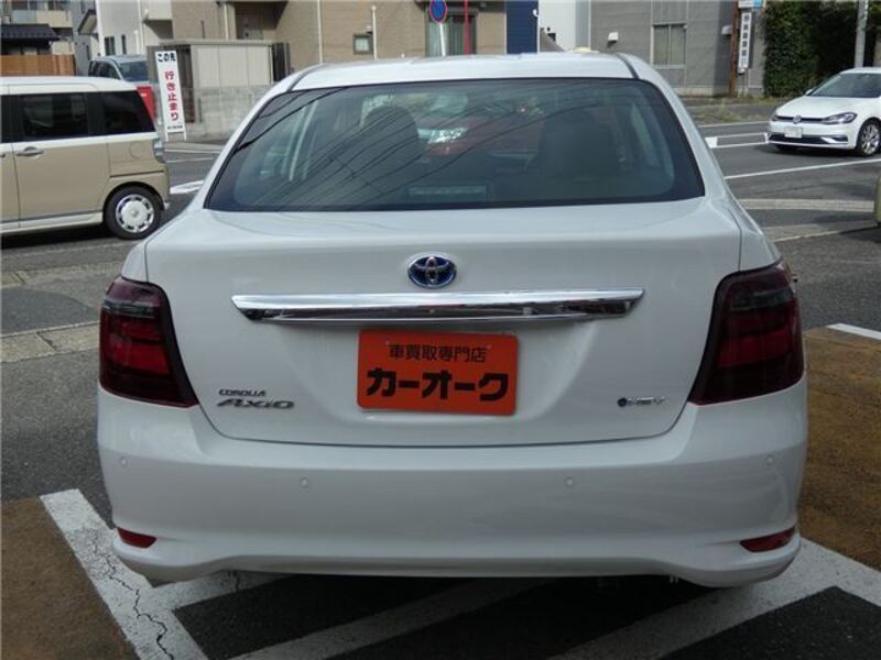 COROLLA AXIO