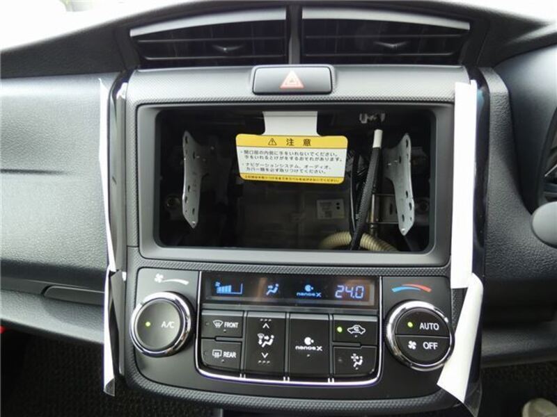 COROLLA AXIO