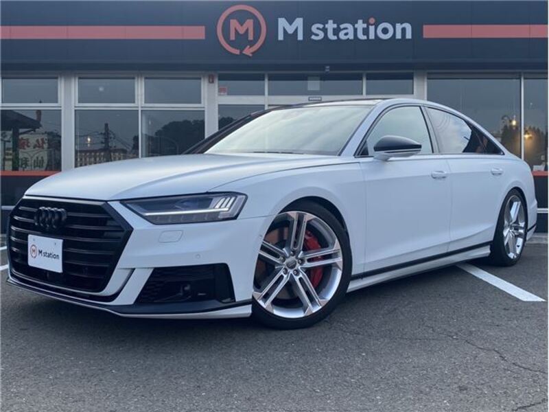 AUDI S8