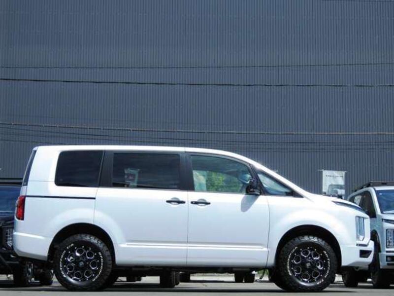 DELICA D5