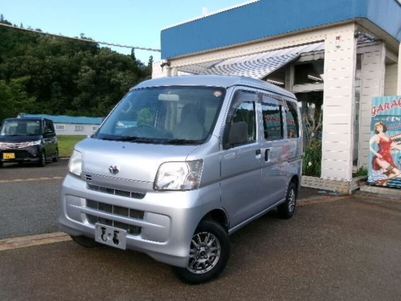 TOYOTA PIXIS VAN
