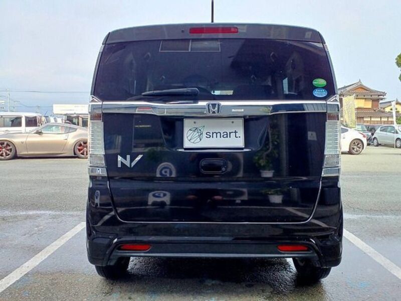 N BOX SLASH