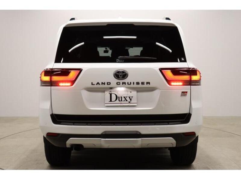 LAND CRUISER