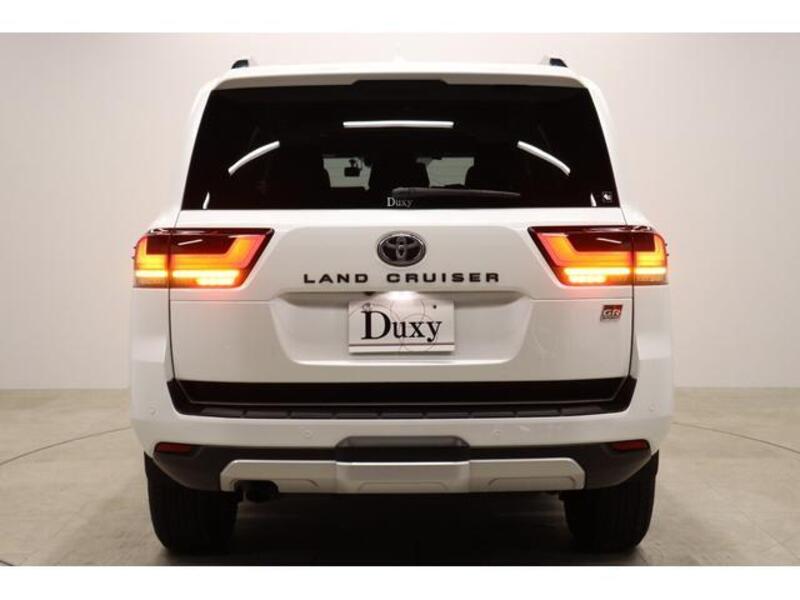 LAND CRUISER