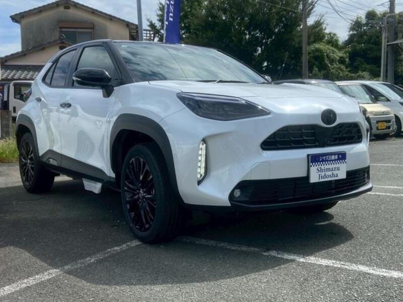 YARIS CROSS