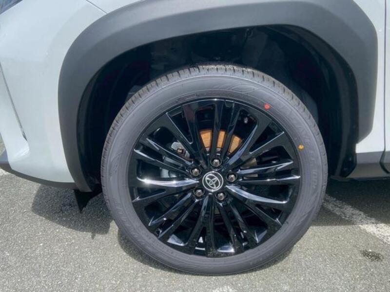 YARIS CROSS