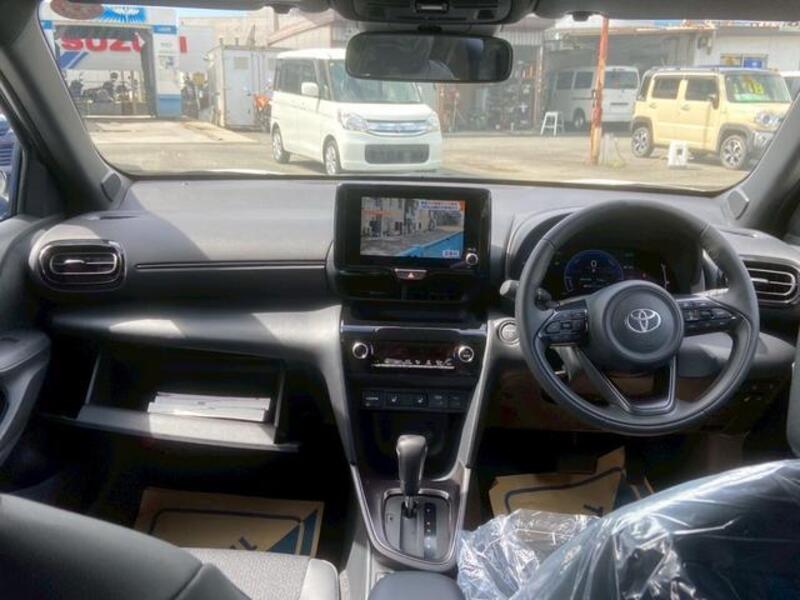 YARIS CROSS