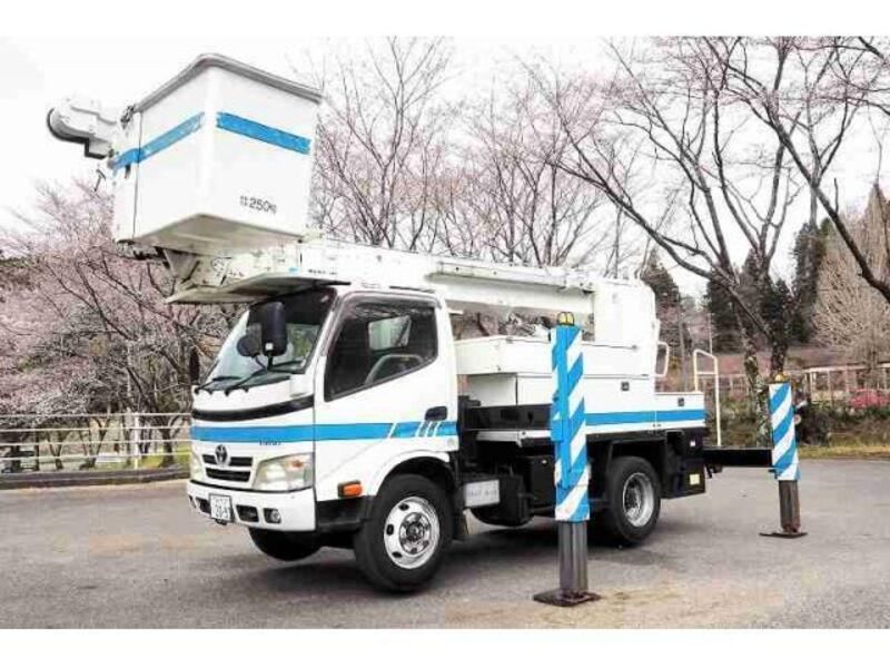 TOYOTA DYNA