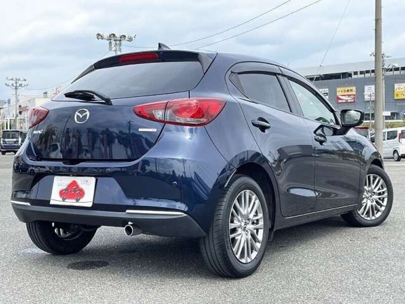 MAZDA2