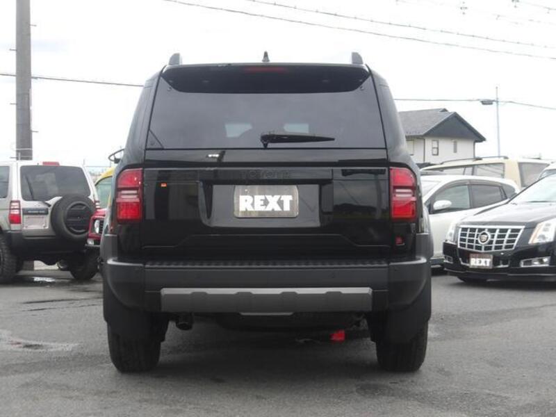LAND CRUISER 250