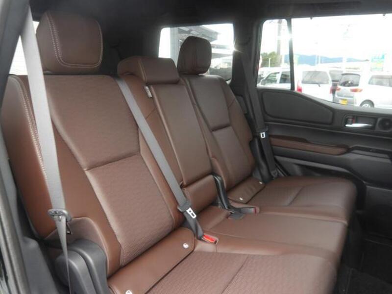 LAND CRUISER 250