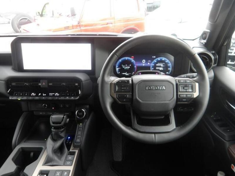 LAND CRUISER 250