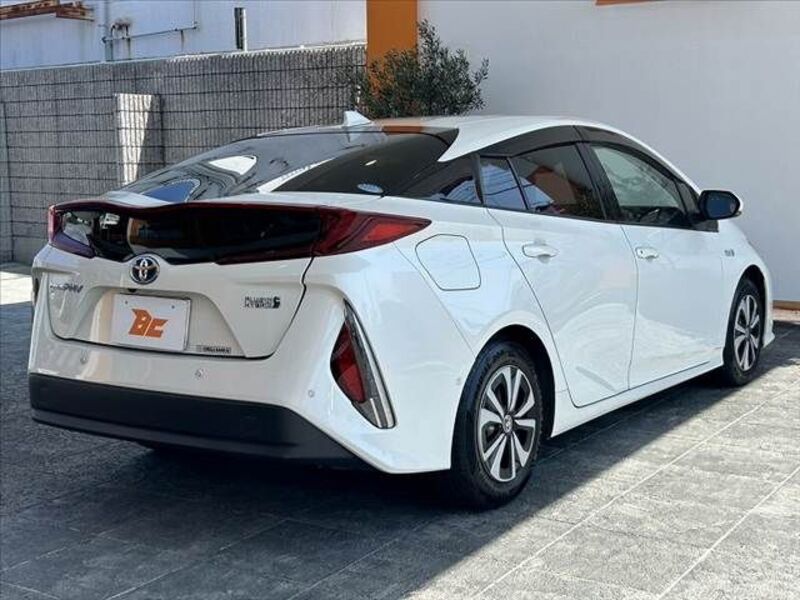 PRIUS PHV