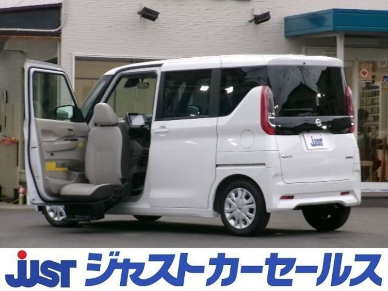 NISSAN ROOX