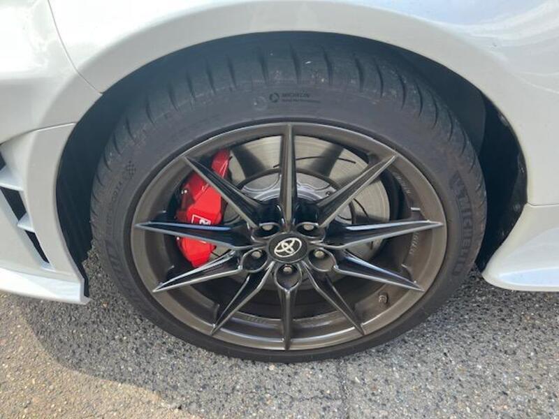 GR YARIS