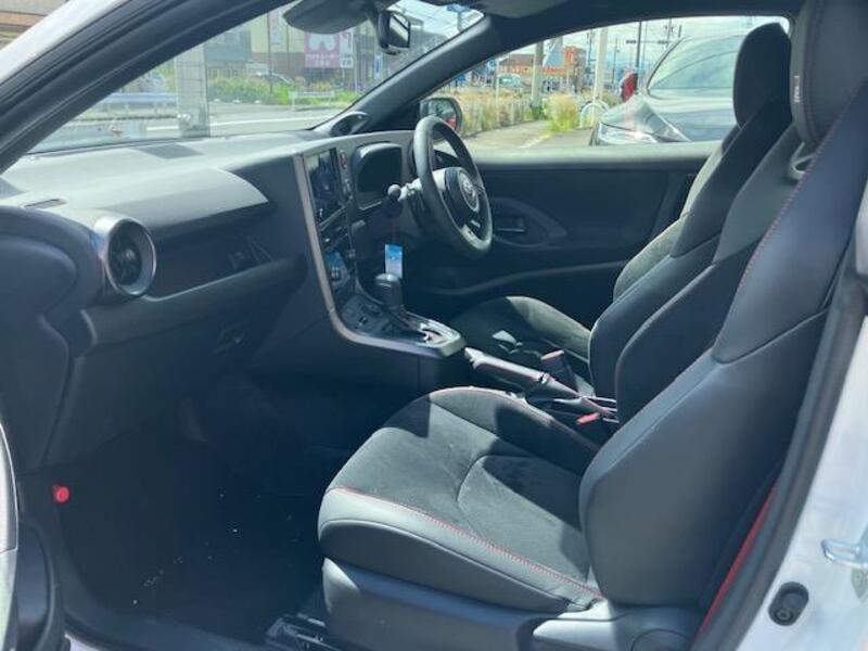 GR YARIS